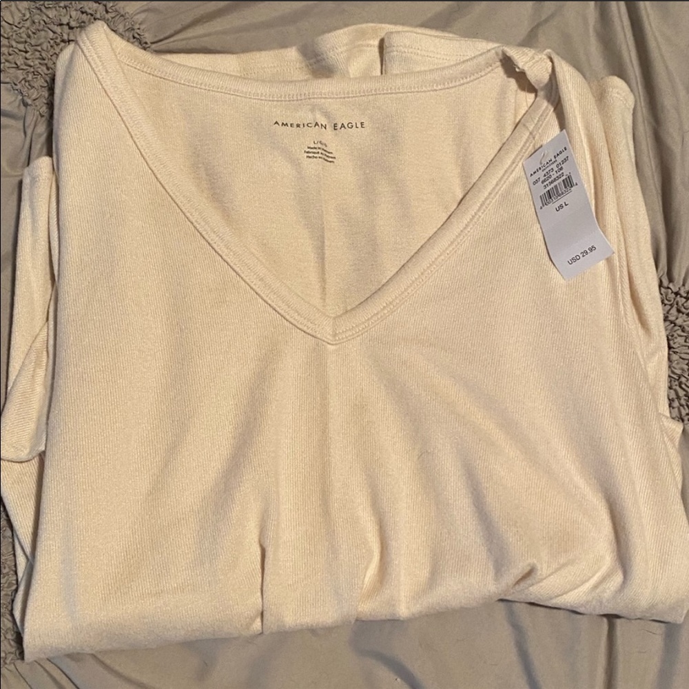 American Eagle Cream Crew Sweater Size Large